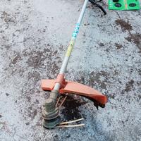 Decespugliatore a motore