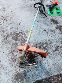 Decespugliatore a motore