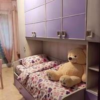 Camera completa con armadio a sei ante e materassi