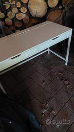 scrivania Ikea