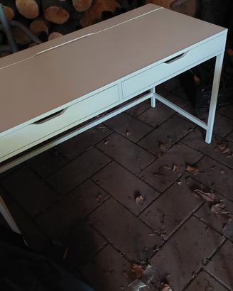 scrivania Ikea
