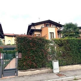 Appartamento di 141 m² con 4 locali e box auto dop
