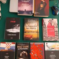 Lotto divisibile n. 8 libri vario genere