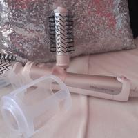 Spazzola rotante con asciugacapelli.