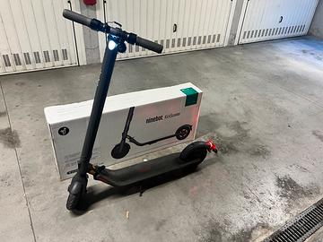 Monopattino Elettrico Ninebot E25E Kickscooter