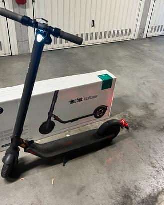 Monopattino Elettrico Ninebot E25E Kickscooter