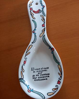 poggiamestolo in ceramica, dipinto a mano