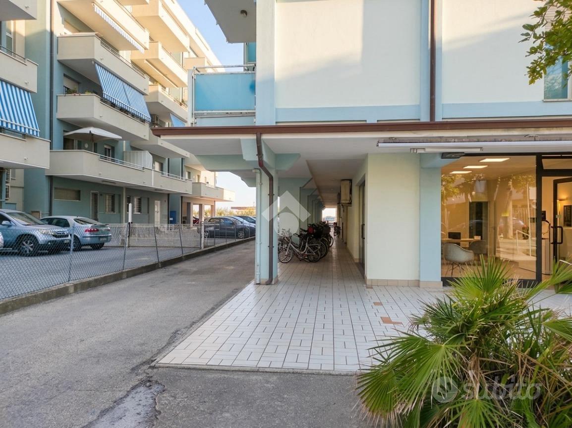 NEGOZIO A CESENATICO - Vista 2