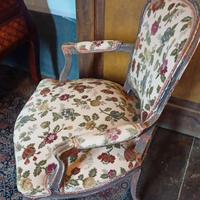 Poltroncina antica