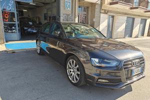 Audi A4 avant s-line 190CV