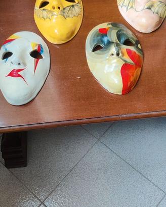 Maschere colorate simpatiche