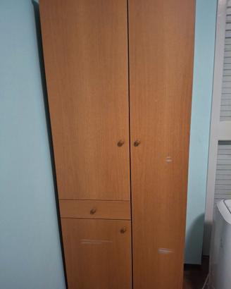Armadio in legno