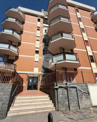 3 LOCALI A TORRE DEL GRECO