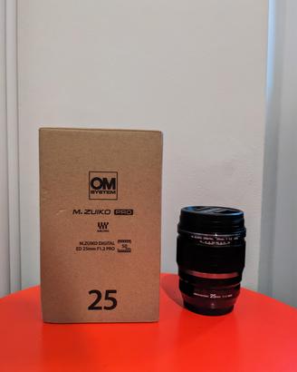 OM Sysyem Zuiko 25mm F1.2