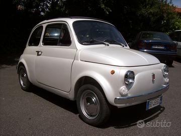 Auto d'EPOCA Fiat500 BiancPerla 1971 ristrutturata