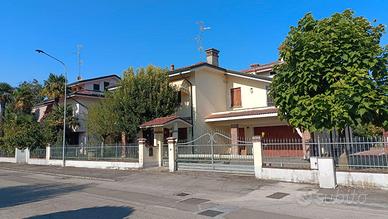 Villa Singola di 300 m² ab. su lotto 500 m²