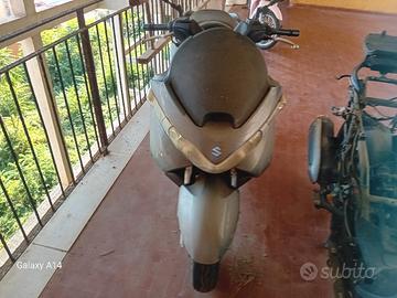 Suzuki 200