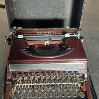 Macchina da scrivere OLIVETTI