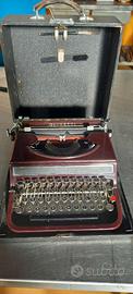 Macchina da scrivere OLIVETTI
