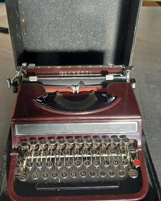Macchina da scrivere OLIVETTI