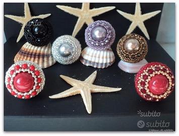 Anello solitario con base regolabile