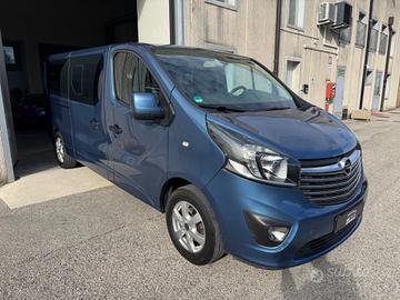 Opel Vivaro 9 posti passo lungo