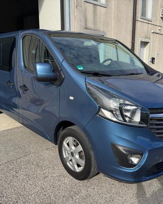 Opel Vivaro 9 posti passo lungo