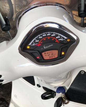 Vespa GTS 300 Super – Aprile 2022