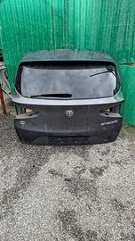 Alfa Romeo Stelvio 2016> Portellone