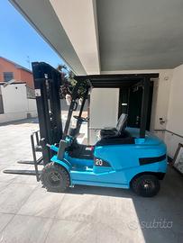 Muletto Elevatore Elettrico 2000kg TRIPLEX