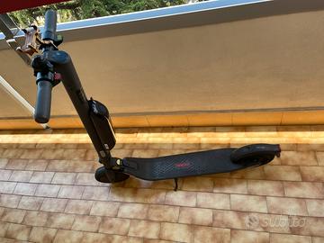 Ninebot Kick scooter E45E Monopattino elettrico