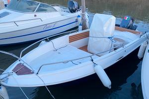 Barca 5mt con motore Yamaha 40CV (2 tempi)