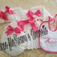 Completo bimba all'uncinetto