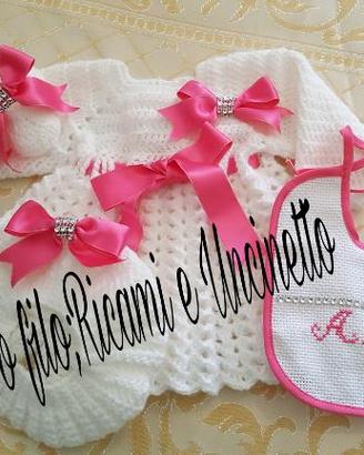 Completo bimba all'uncinetto