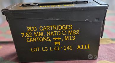 scatola militare in metallo
