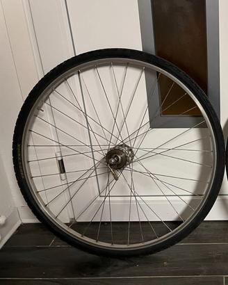 Ruota single speed campagnolo scatto fisso libero.