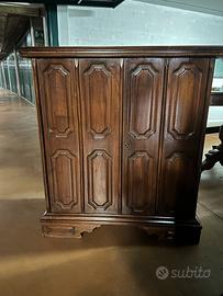 Elegante Credenzina Bassa Stile Luigi XIV