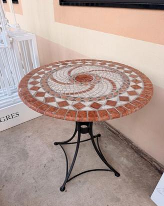TAVOLO ARTIGIANALE ROTONDO IN MOSAICO DI MARMO