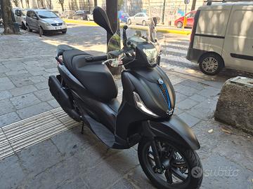Beverly 400cc 