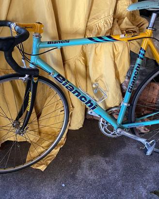 Bicicletta Bianchireparto corse Campagnolo