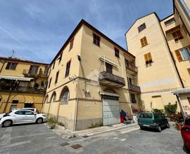 2 LOCALI A VADO LIGURE