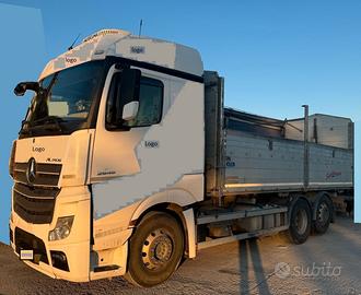Mercedes 2545 con cassone ribaltabile bilaterale