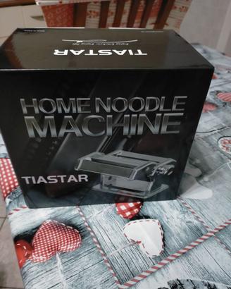 Machina x fare la pasta manuale.