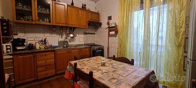 Appartamento di 80 m² con 5 locali e posto auto a 