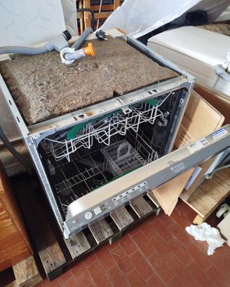 Lavastoviglie da incasso Hotpoint Ariston 