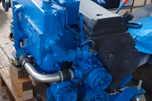 entrobordo IVECO 4 cilindri 140 hp con TM 170