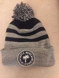 Cappello con pon pon colore: grigio Santa Monica