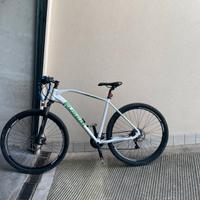 Bicicletta Mountain Bike