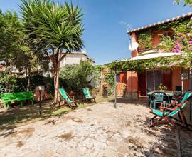 VILLA A SCHIERA A QUARTU SANT'ELENA