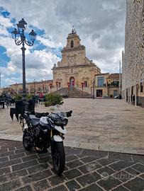 triumph tiger 800